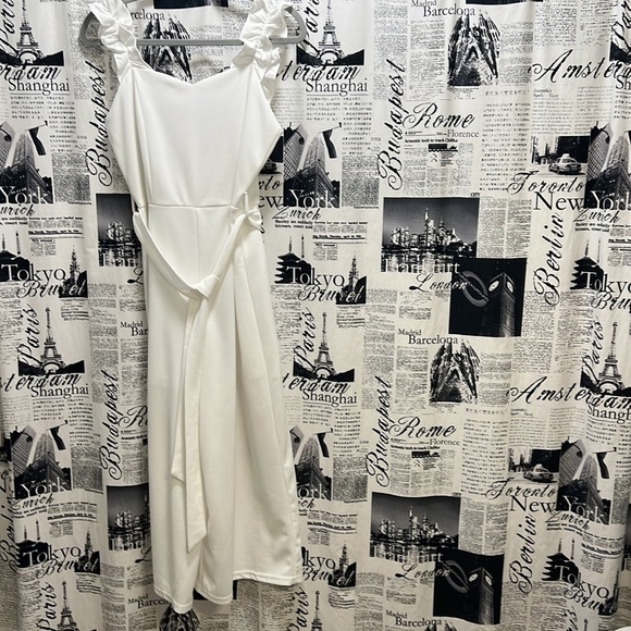 NWT She + Sky Women’s White Jumpsuit / Romper Size: M - Picture 2 of 10